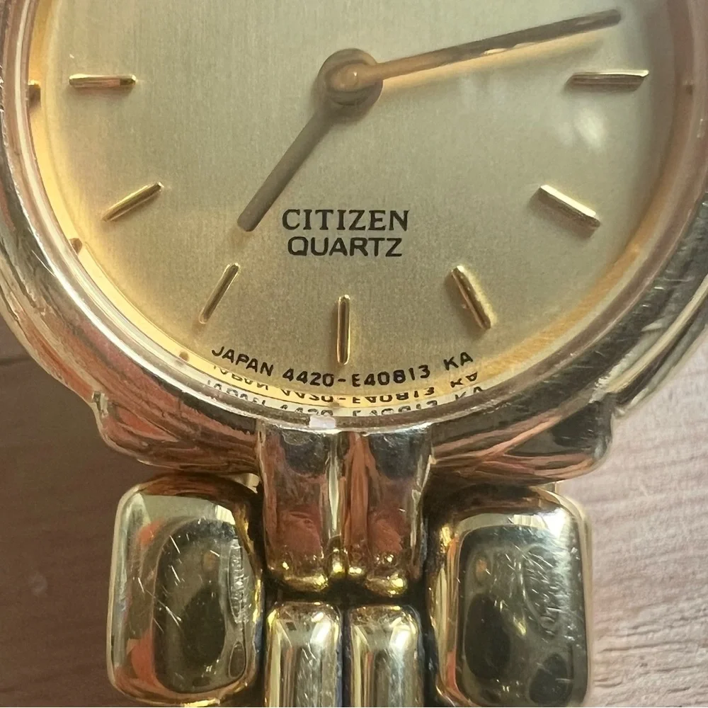 Noblia Citizen ladies gold tone dress watch NEW BATTERY